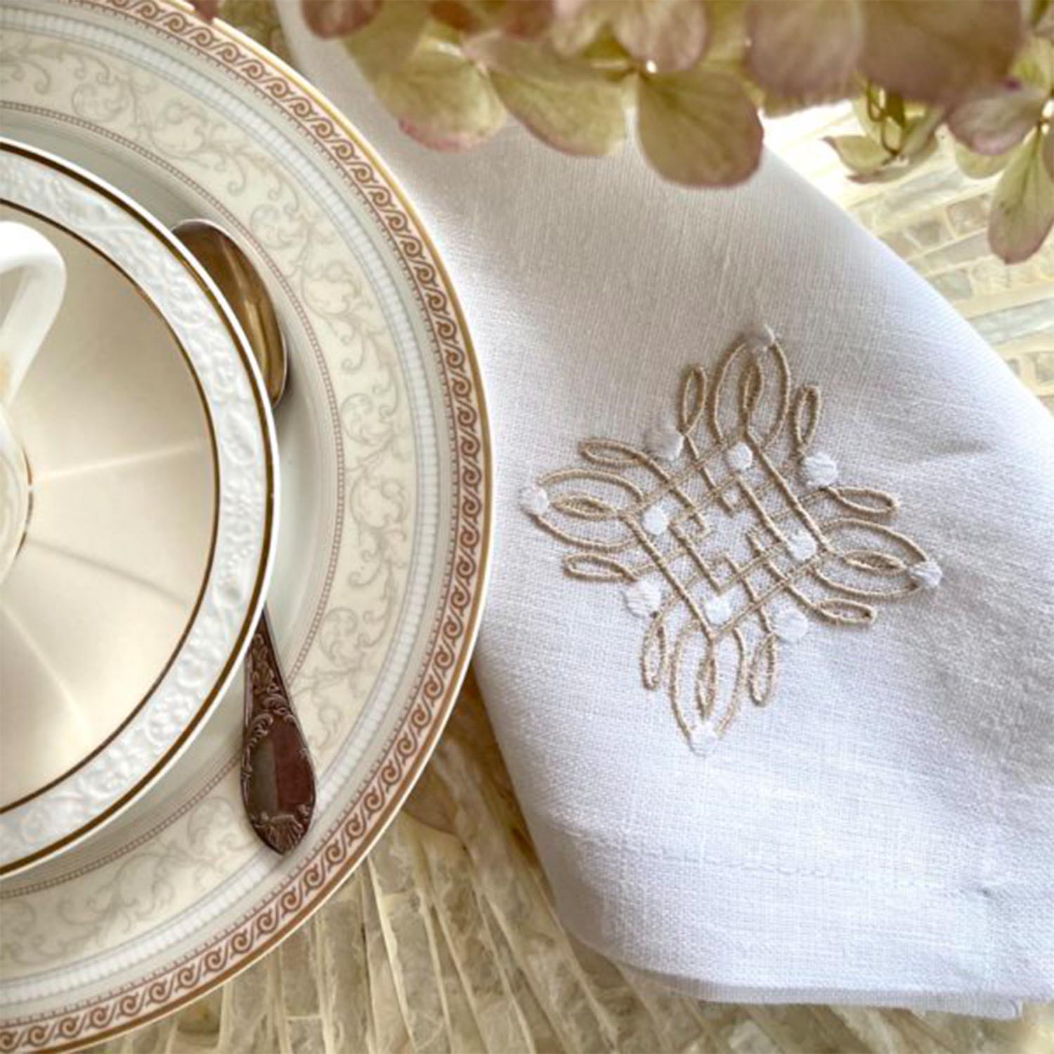 Embroidered napkins "Ball"