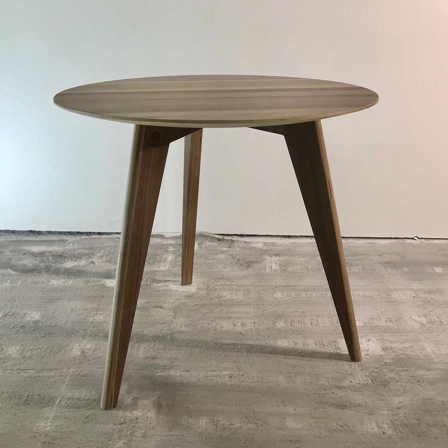 Обеденный стол SLIMLINE plywood NUT