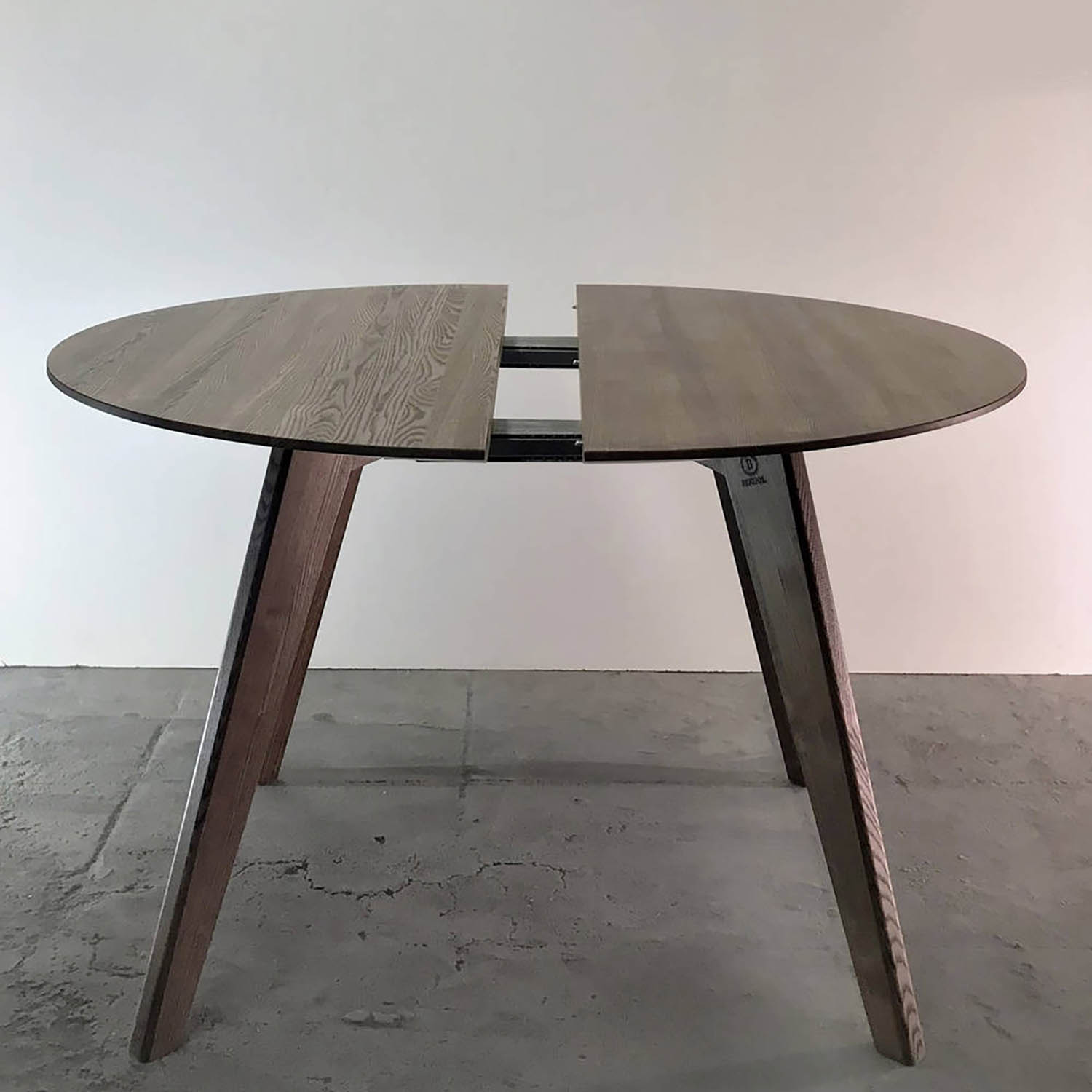 Круглый раздвижной стол SLIMLINE