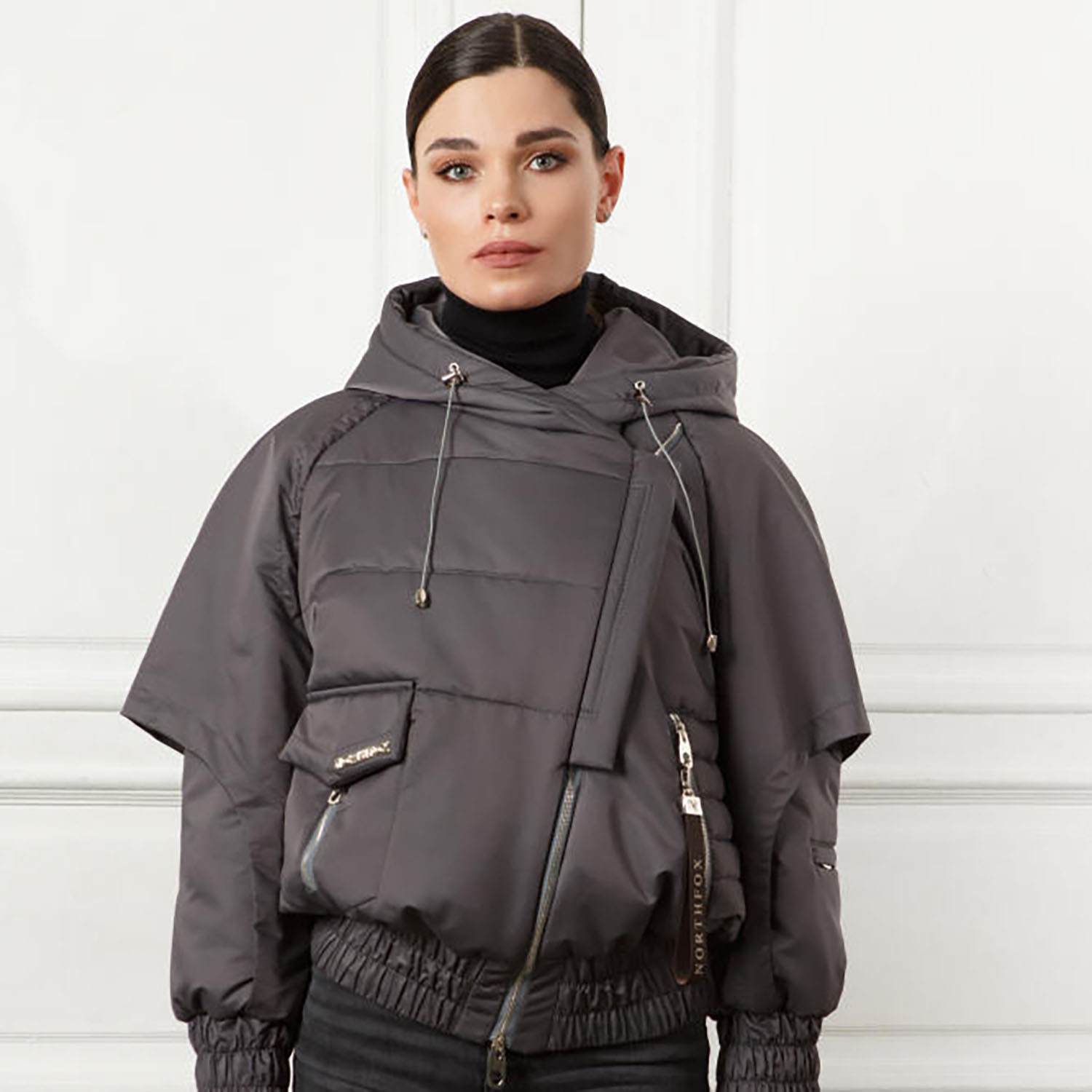 Черная демисезонная куртка