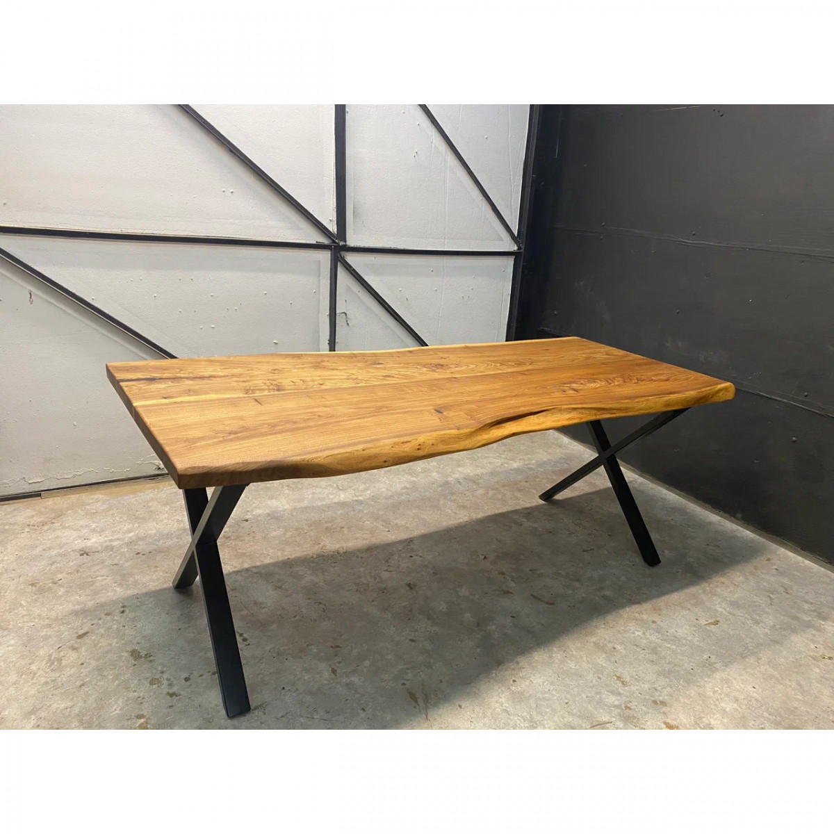 Стол из массива