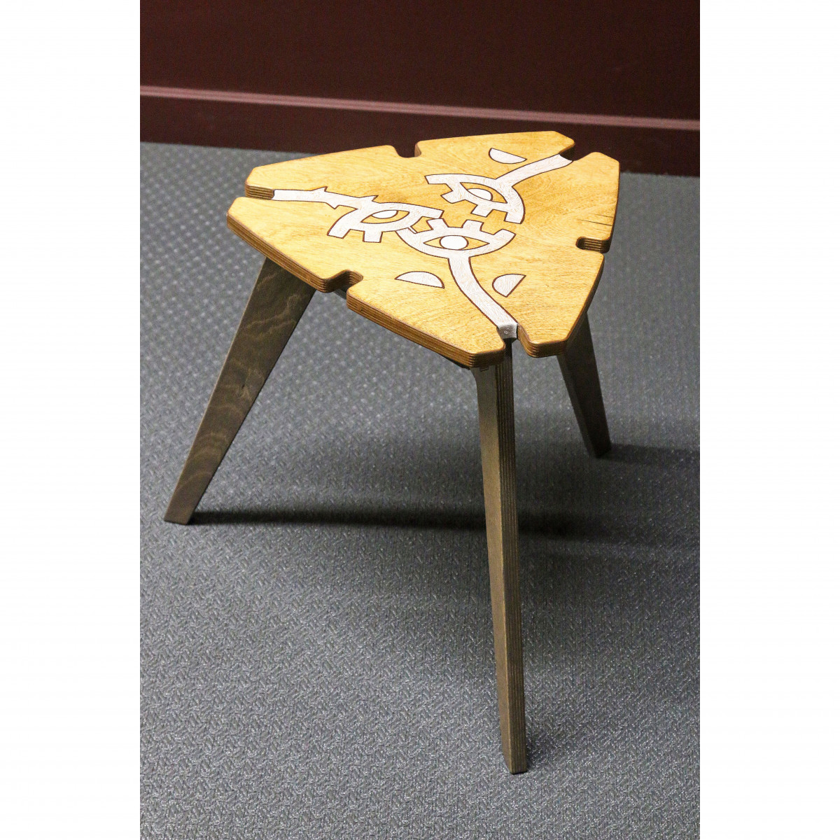 Tri-A Штабелируемый табурет