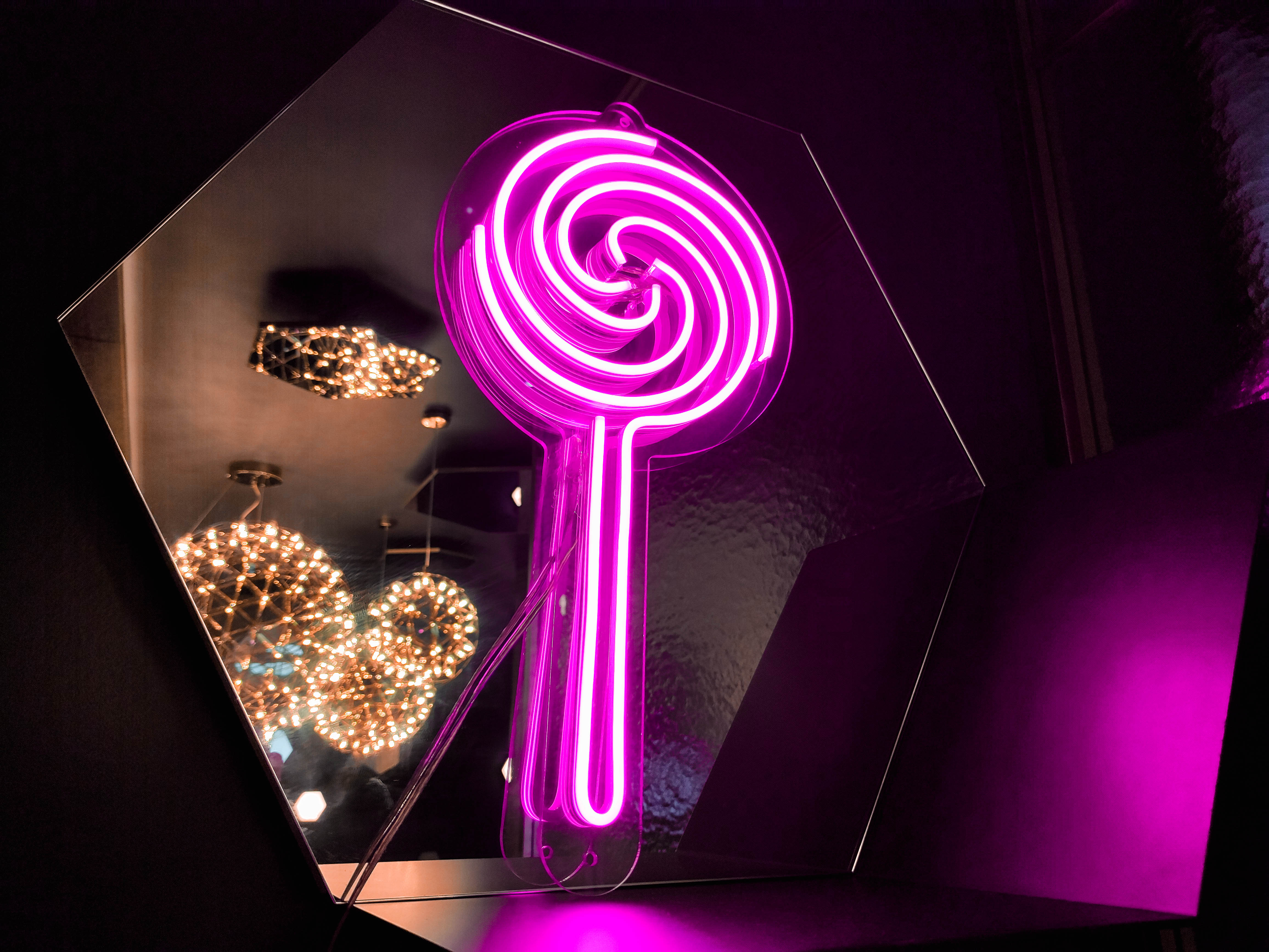 Неоновая вывеска Lolipop