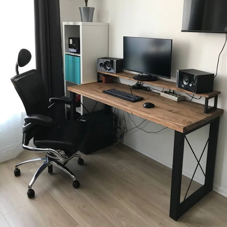 Компьютерный стол в стиле лофт из сосны