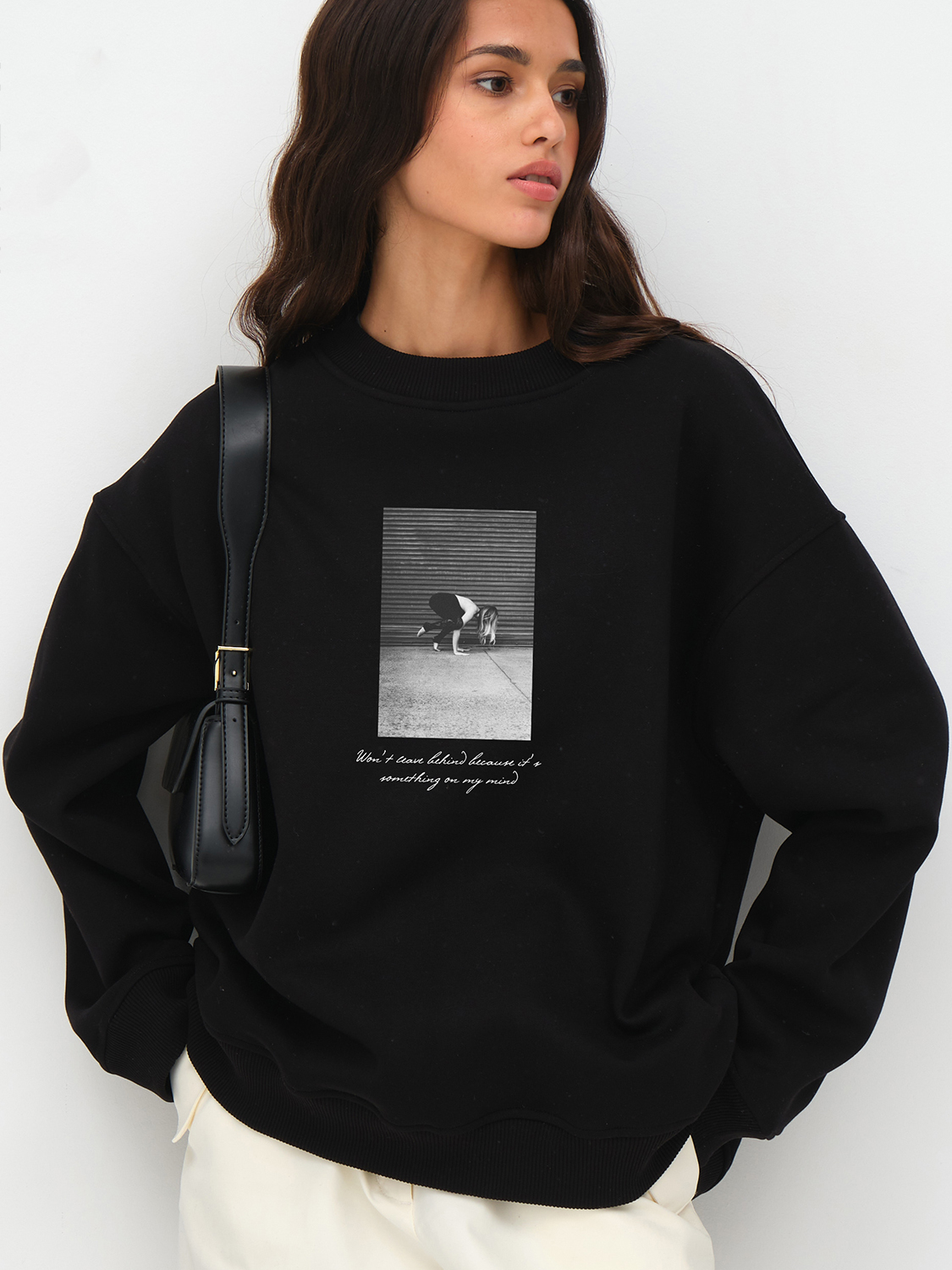 Свитшот оверсайз утепленный с принтом