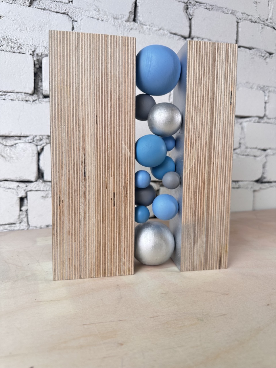 Статуэтка № 2 серии Balls