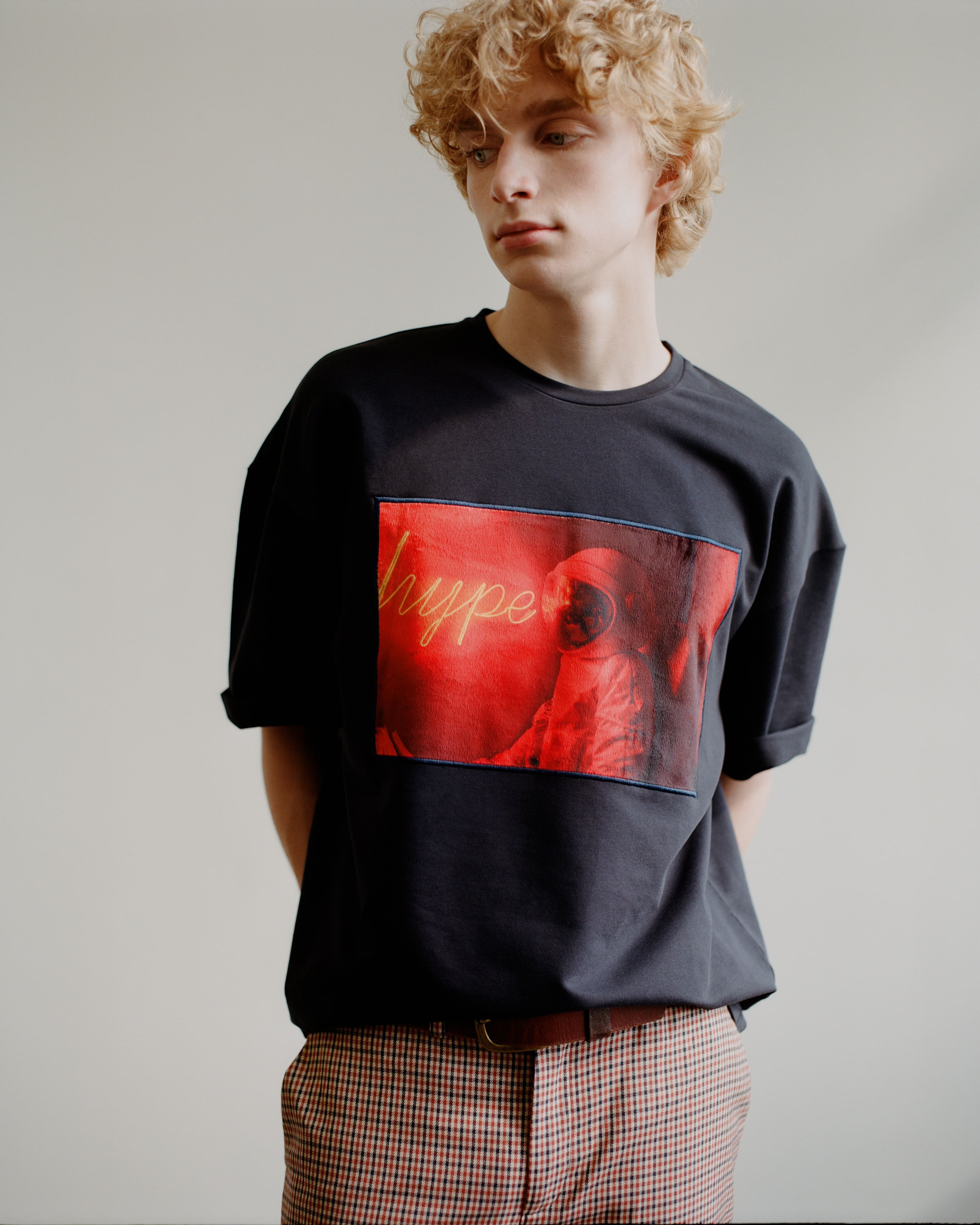Футболка adult size "Astronaut Hype" в темно-синем цвете