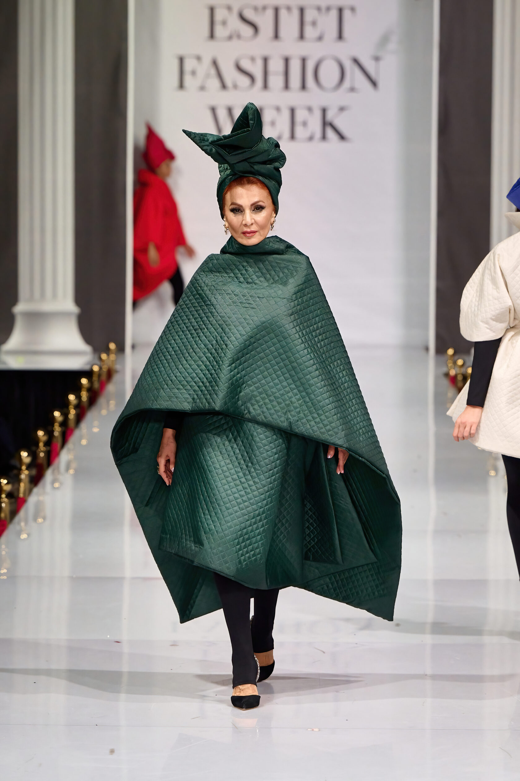 Комплект юбка и накидка-палантин, зеленые