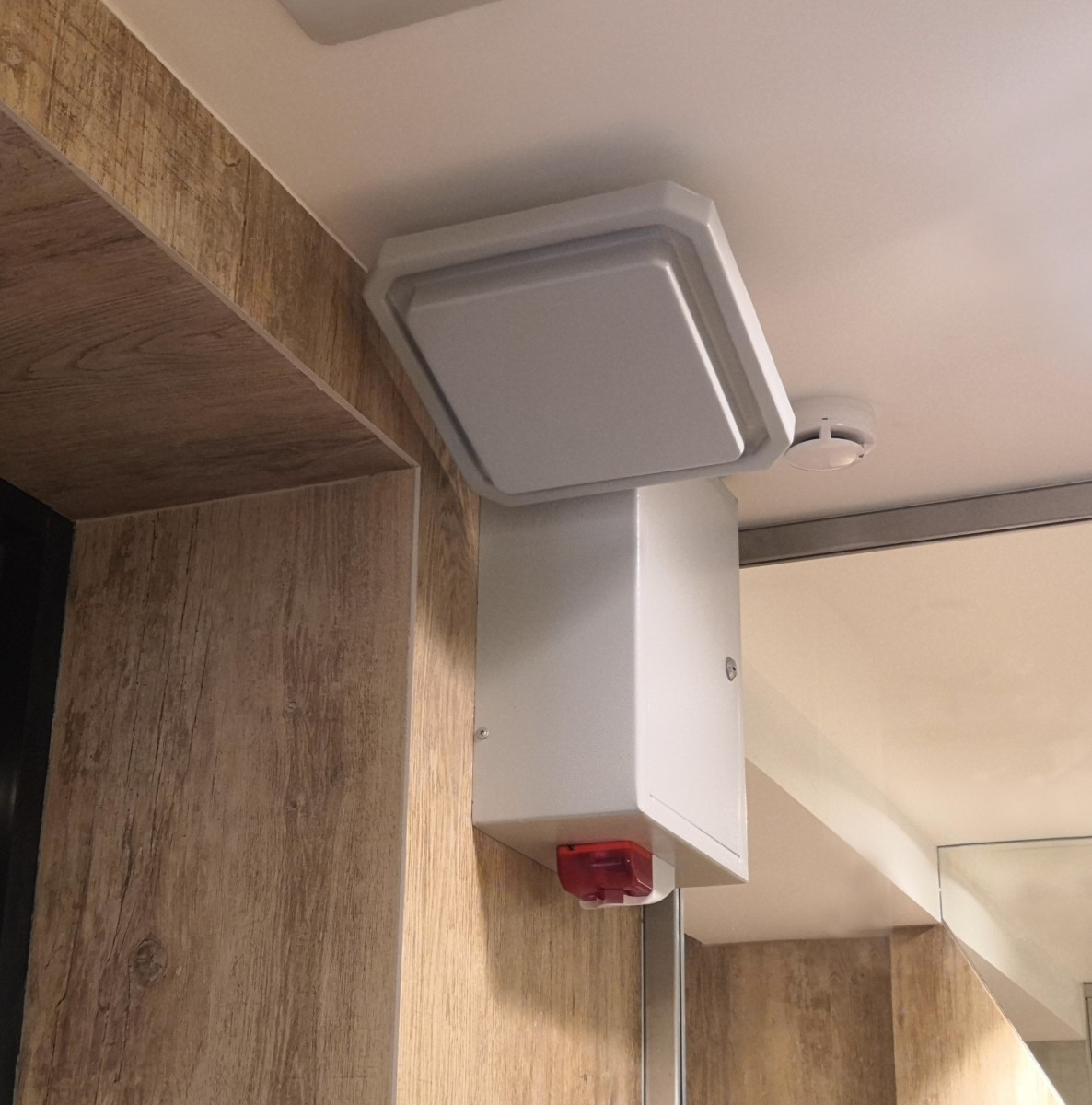 Антикражная RFID-система SAUK для фитнеса и отелей