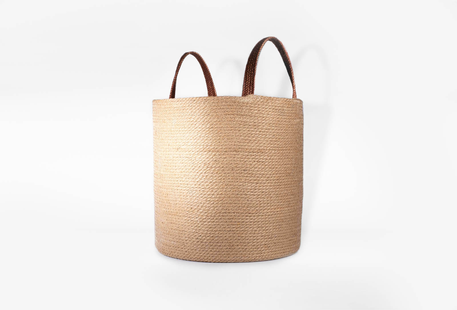 Корзина джутовая 33х33 см. с коричневыми ручками