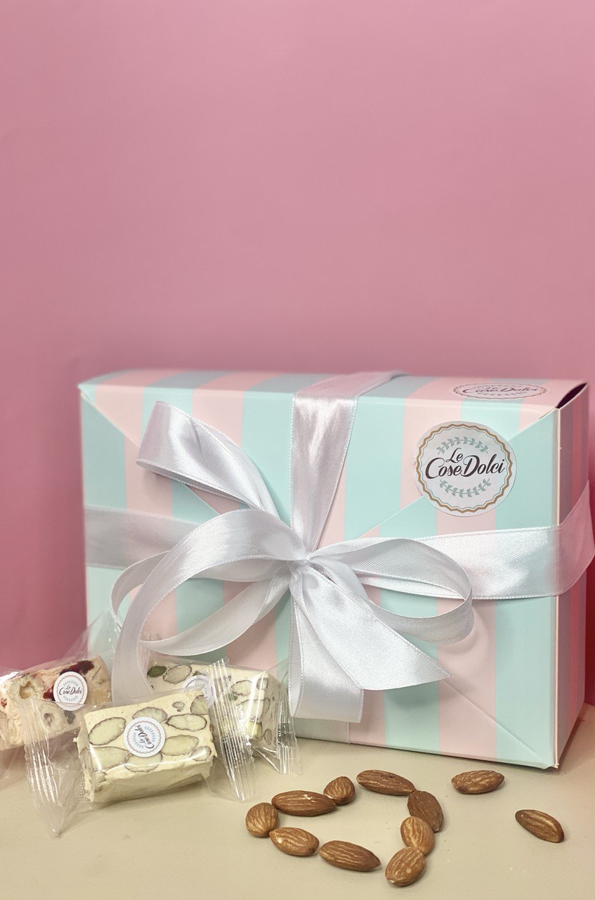 Нуга мягкая: "Torrone" с фисташкой, миндалем, фундуком и вишней