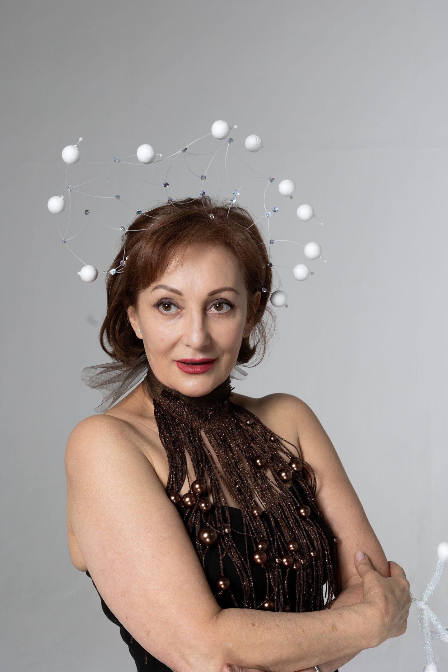 Ободок "Маленькие белые шары" от Lala Talyshkhanova.