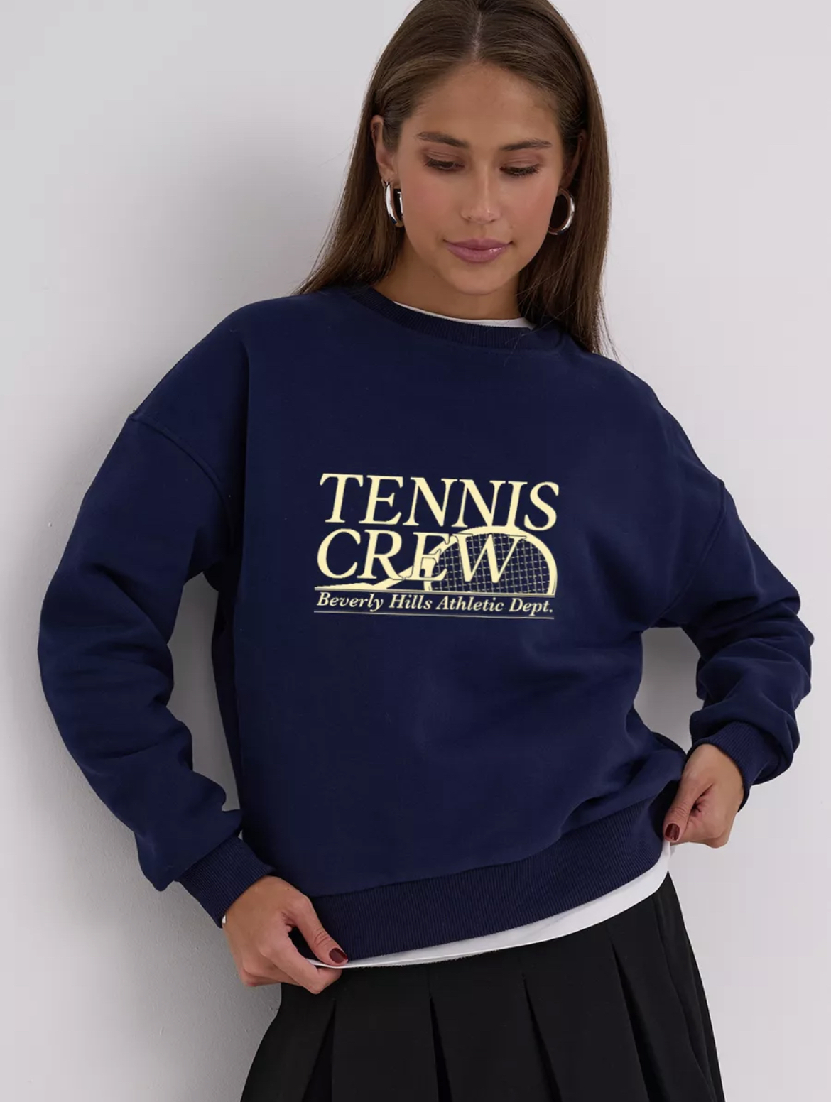 Свитшот с микроначесом и велюр-эффектом