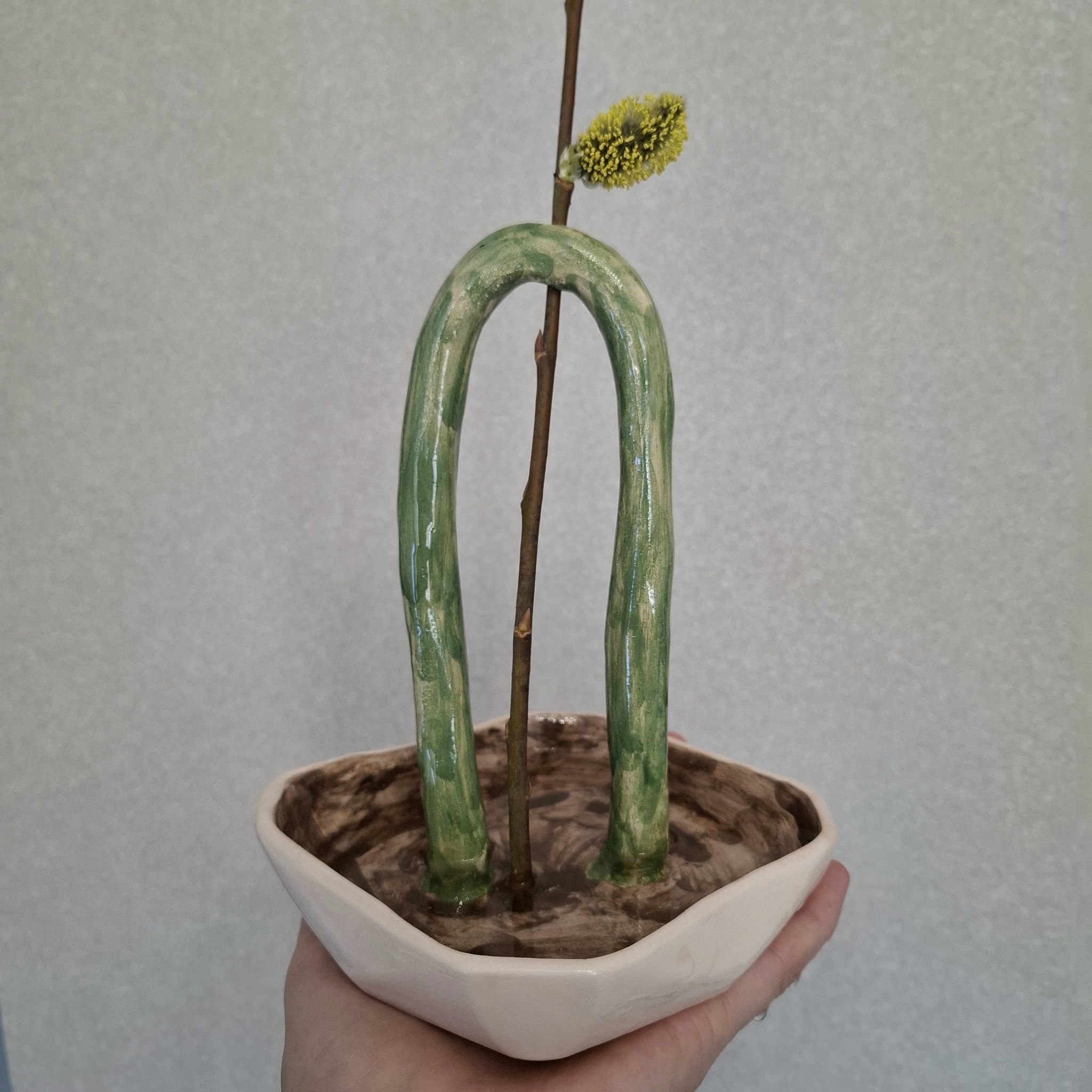 Ваза из майолики арка
