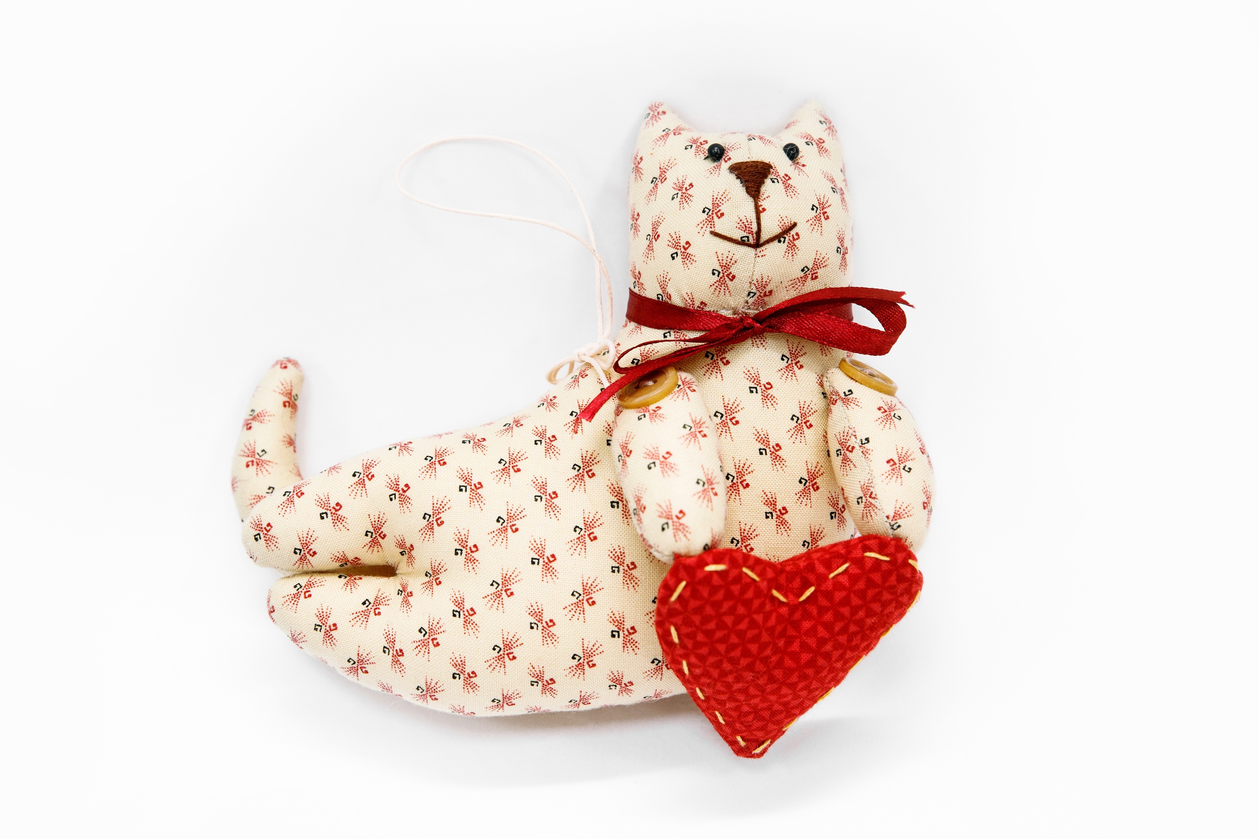 Кот с сердечком
