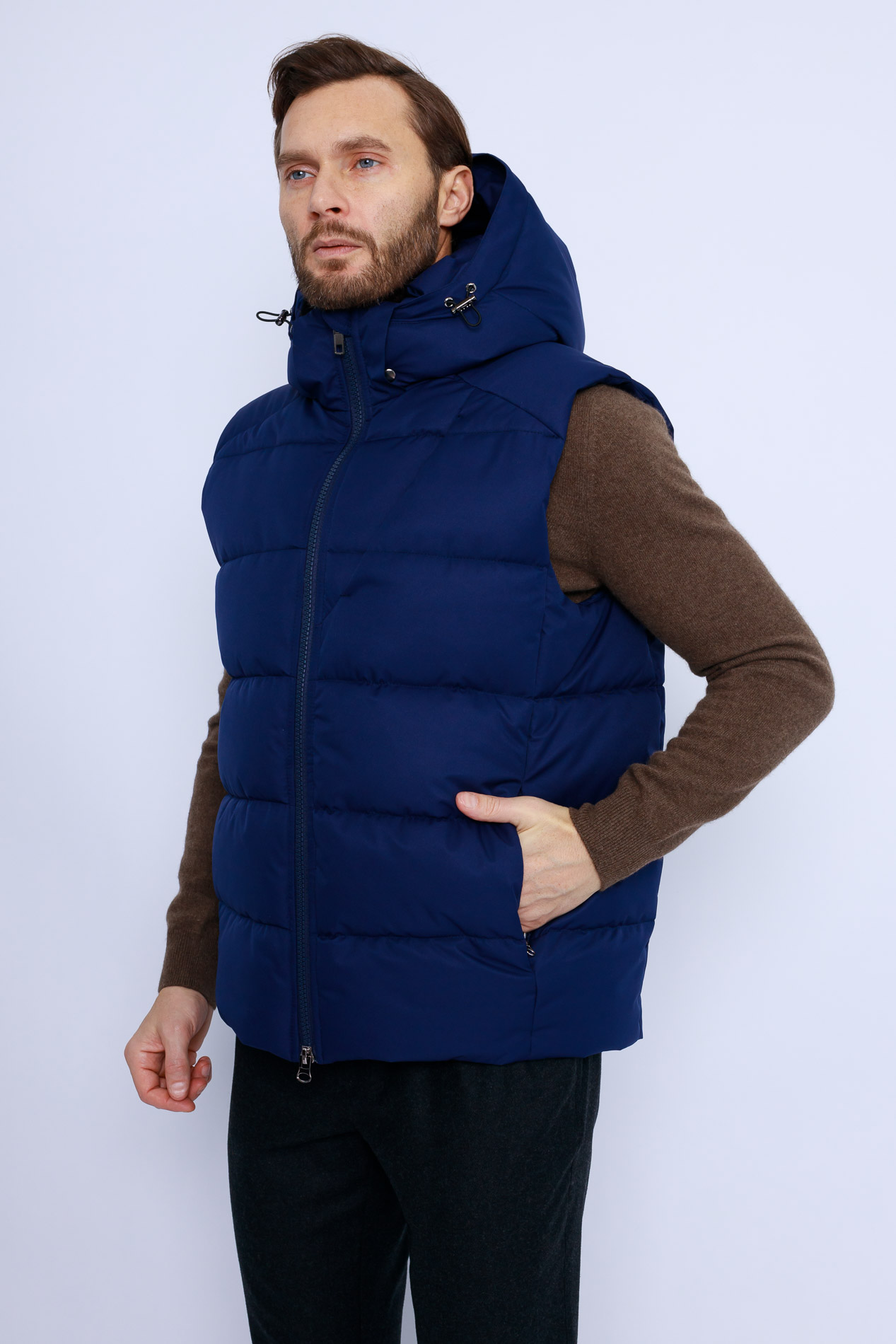 Утепленный жилет на верблюжьей шерсти