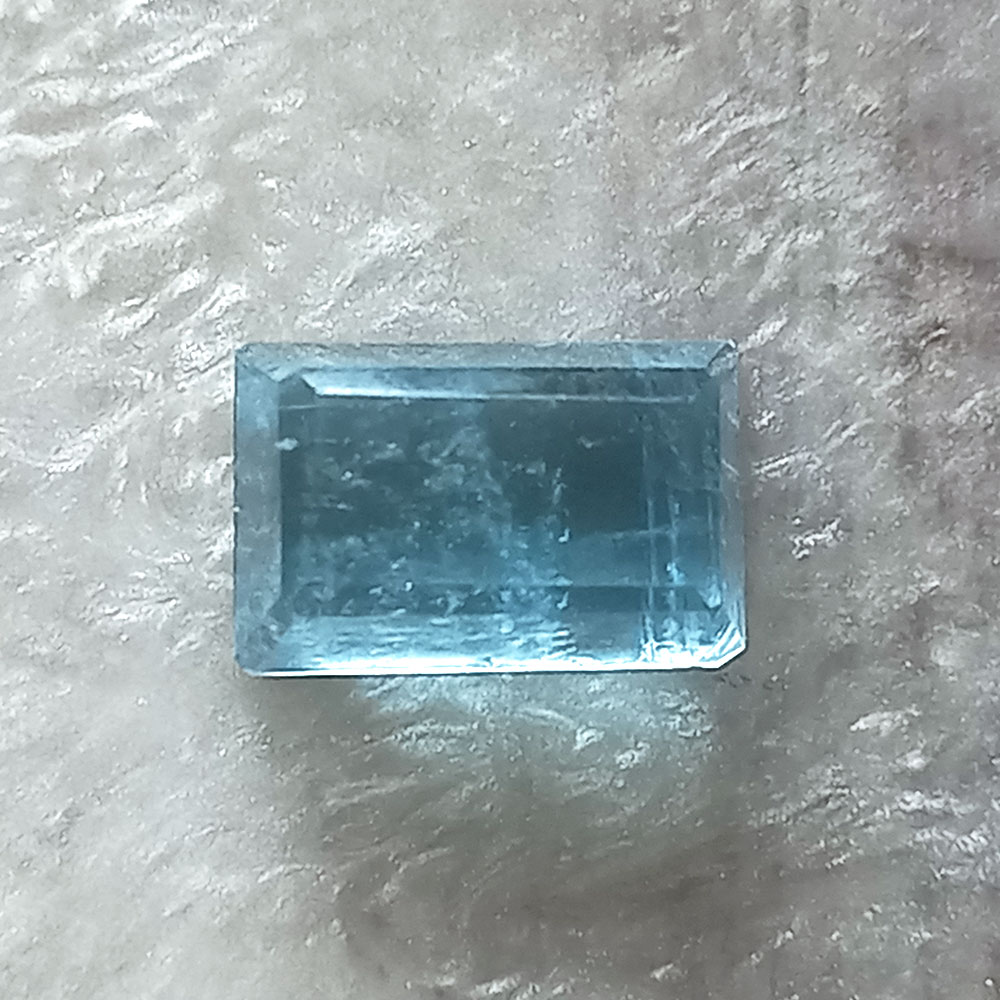 Таблица из аквамарина 7*11 (±0.2) мм