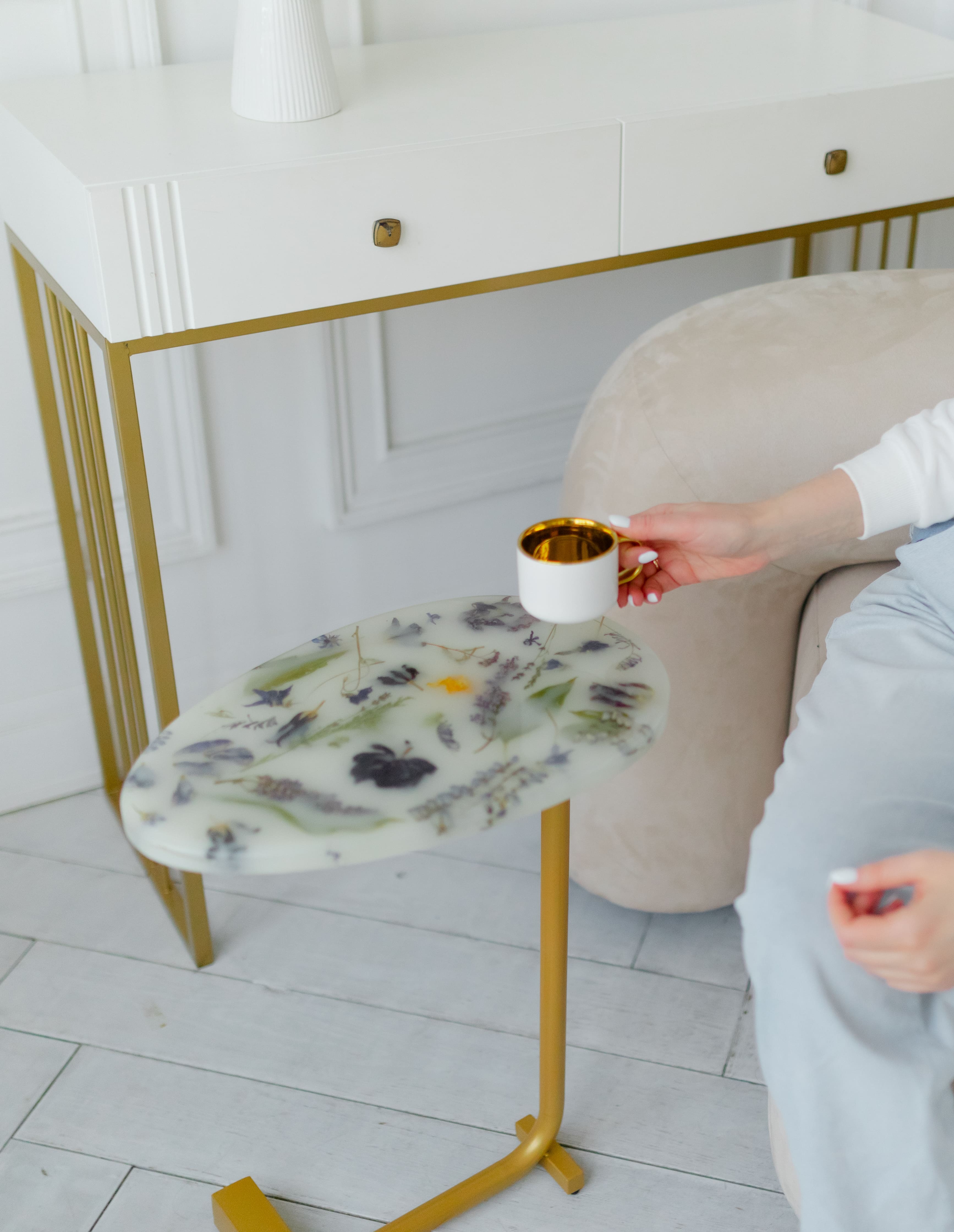 Приставной столик "Гжель"