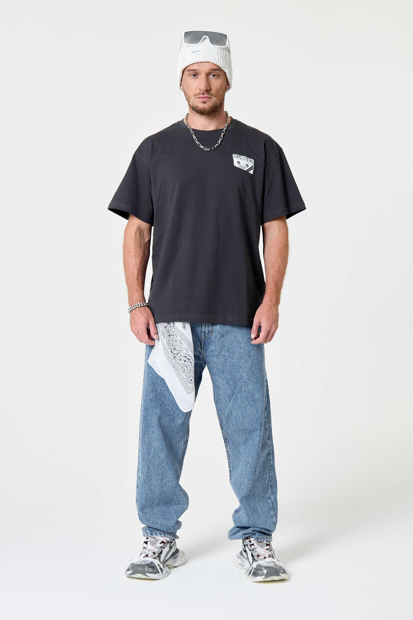 Футболка Q2ZA - "Кассеты" (графит)