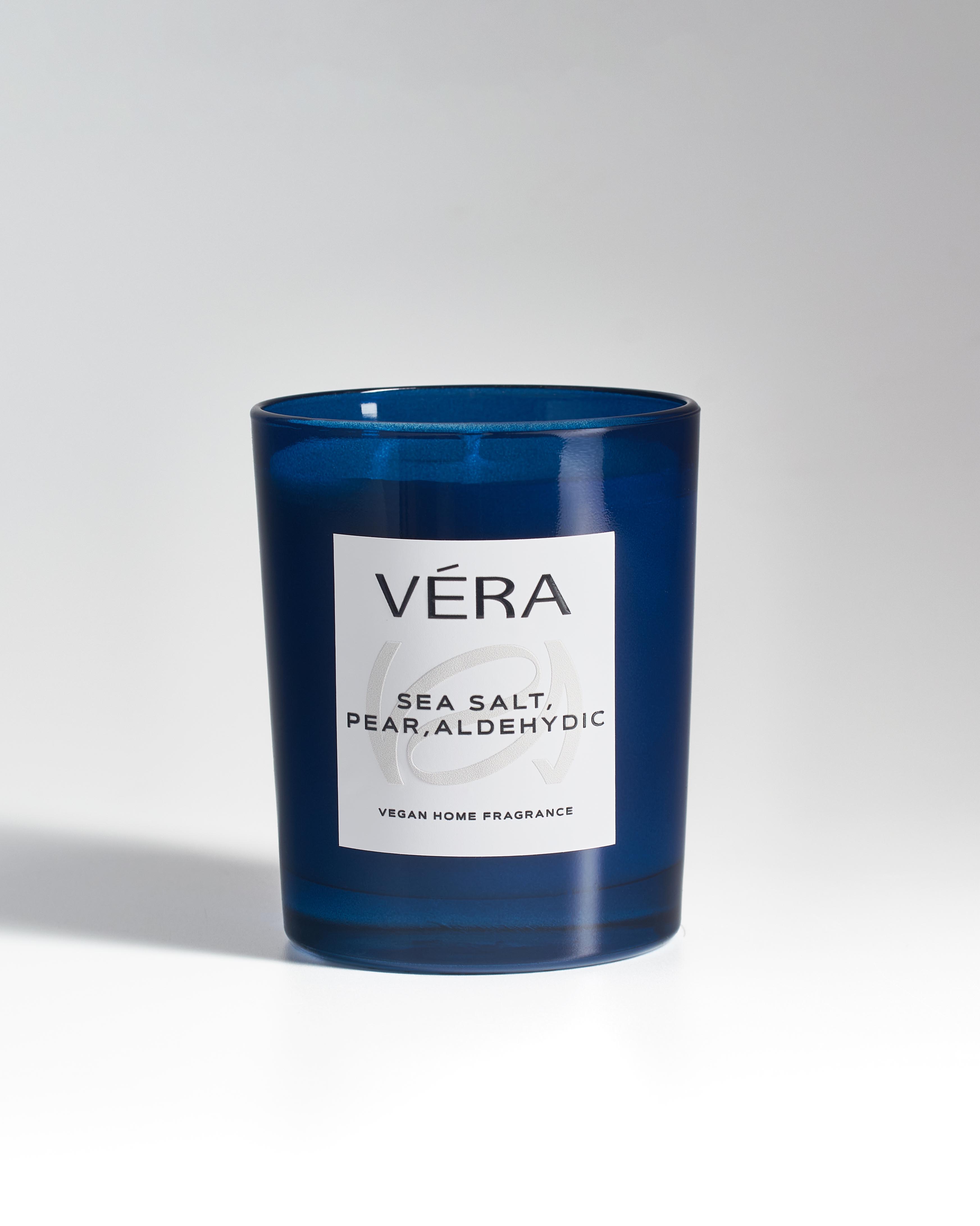 Ароматическая свеча SEA SALT • PEAR • ALDEHYDIC