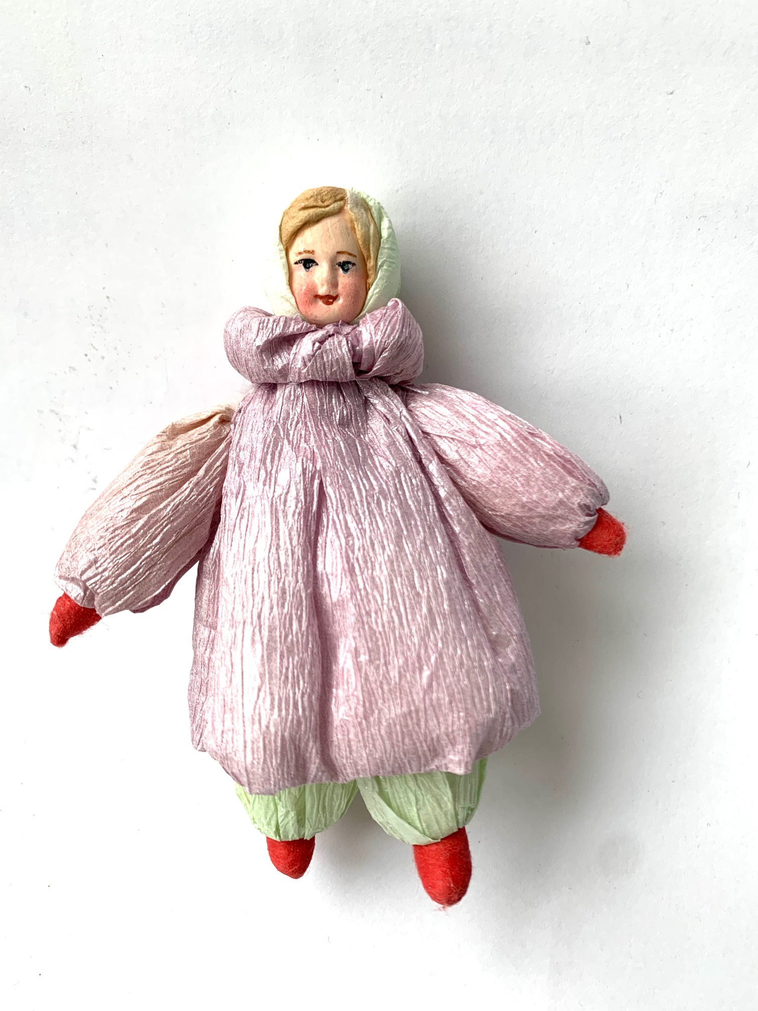 Игрушка из ватного папье-маше