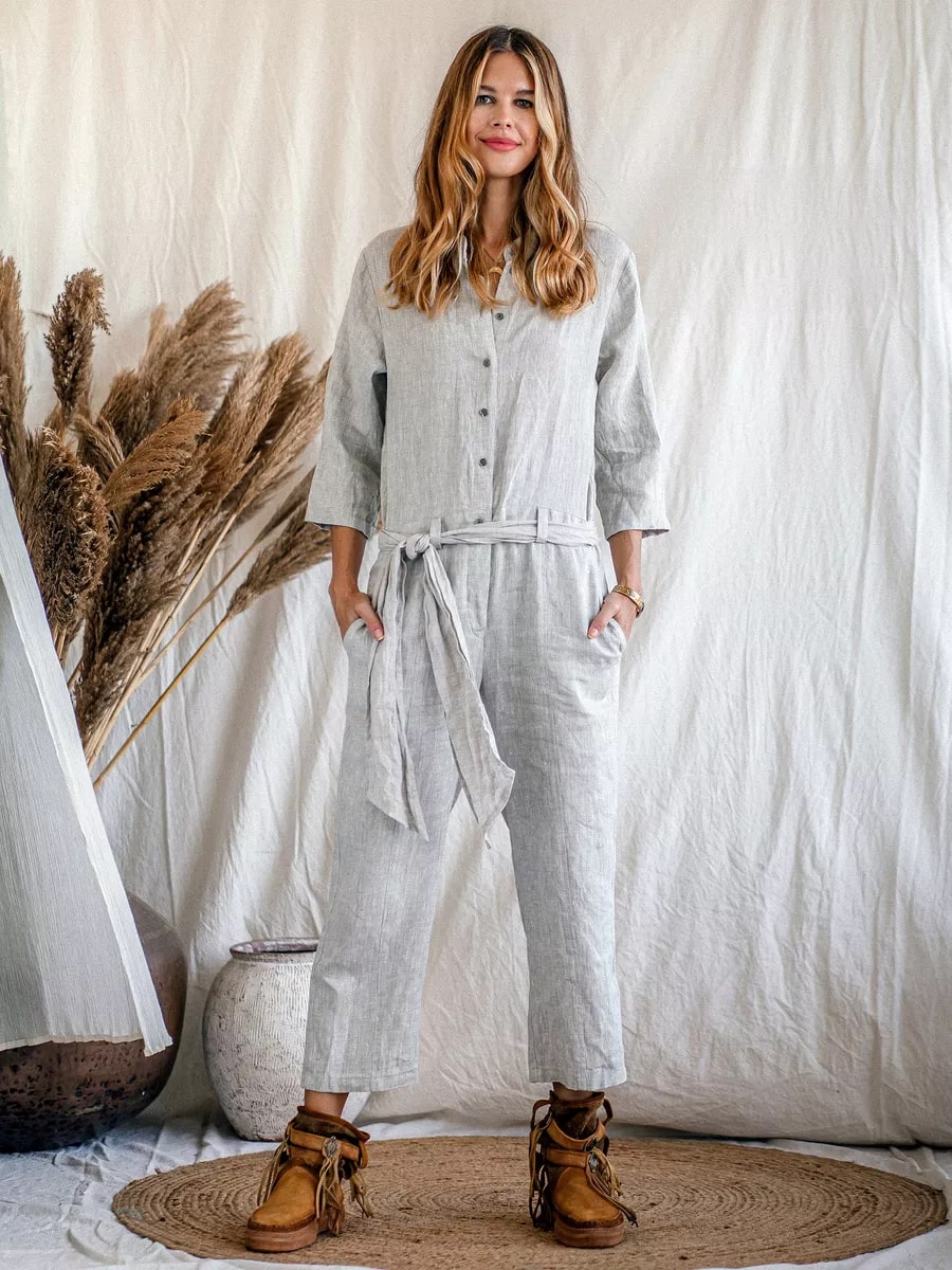 Женский льняной комбинезон с брюками