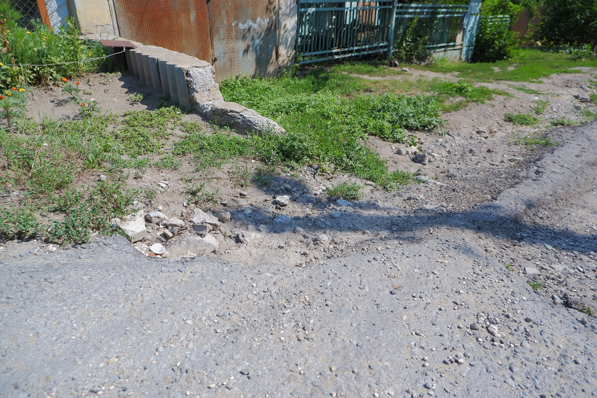 Проспект победы 70б липецк. 4 пятилетка липецк. Московская 12 в липецк гараж 48. Вид из окна липецкой областной больницы. Названия салонов красоты ростов.