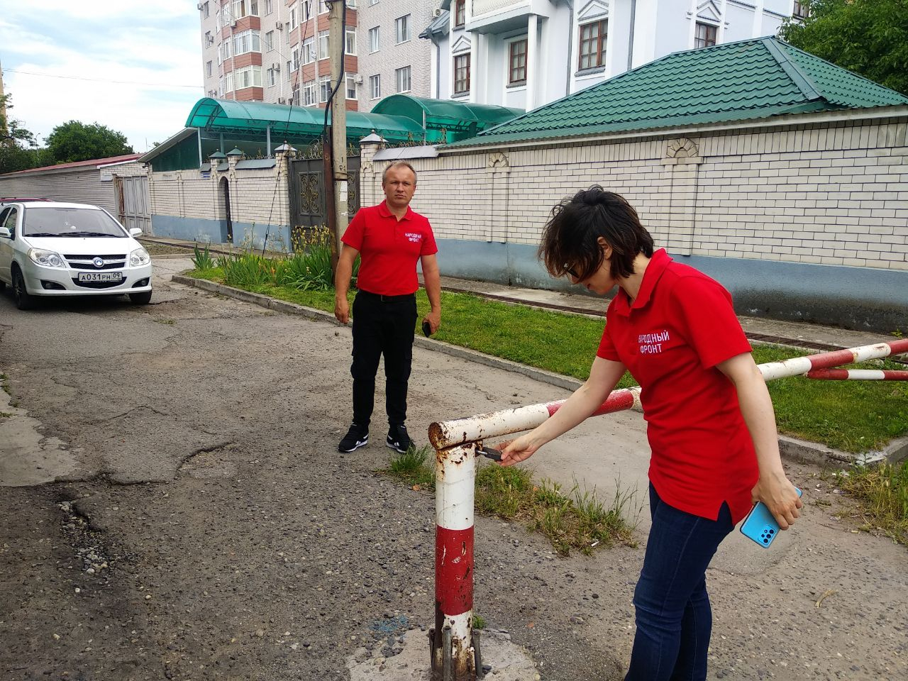 Установлено незаконно. Народные дружинники на улице. Улица зеленая Черкесск. Въезд в Черкесск. Дагестанец в Черкесске.