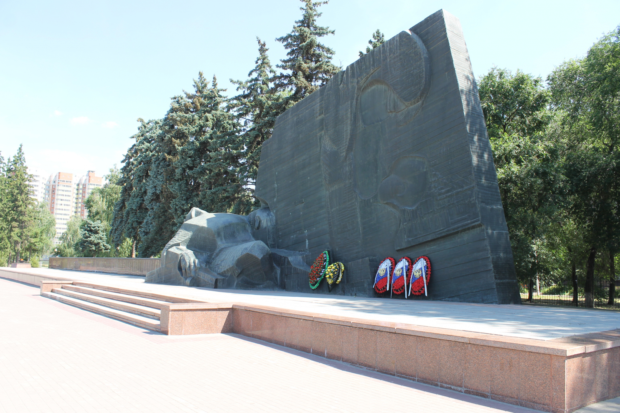 Фото памятника славы в воронеже