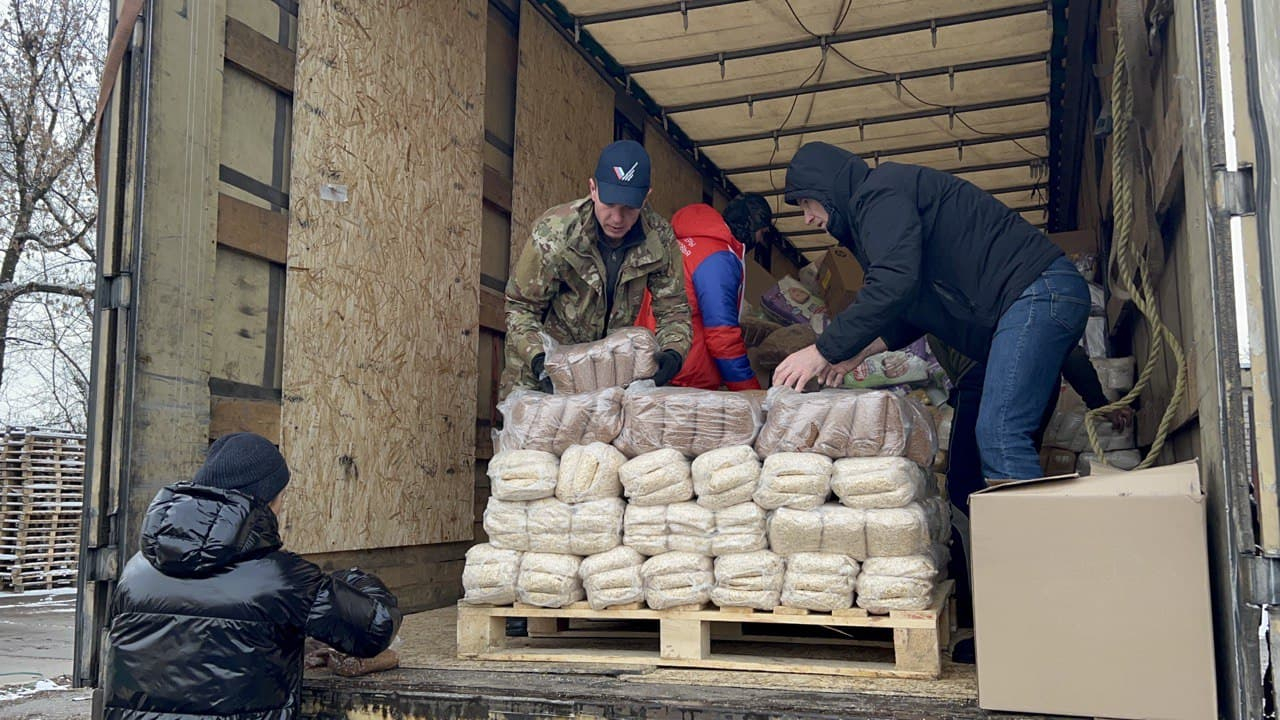 Гуманитарная помощь на свалке в днр