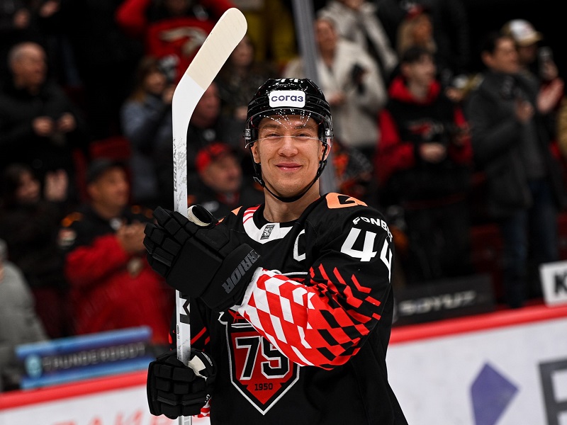 В России вырос защитник-бомбардир. Шарипзянов — абсолютно лучший игрок КХЛ в своем амплуа