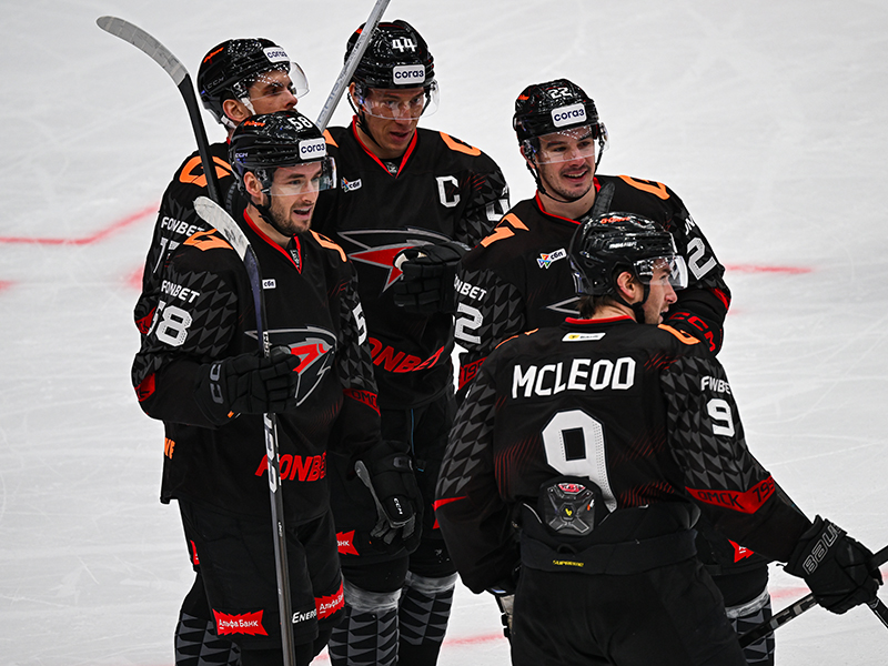 БУГАГАШЕНЬКИ! | Победная раздевалка «Авангарда» после матча с «Трактором» (ВИДЕО)