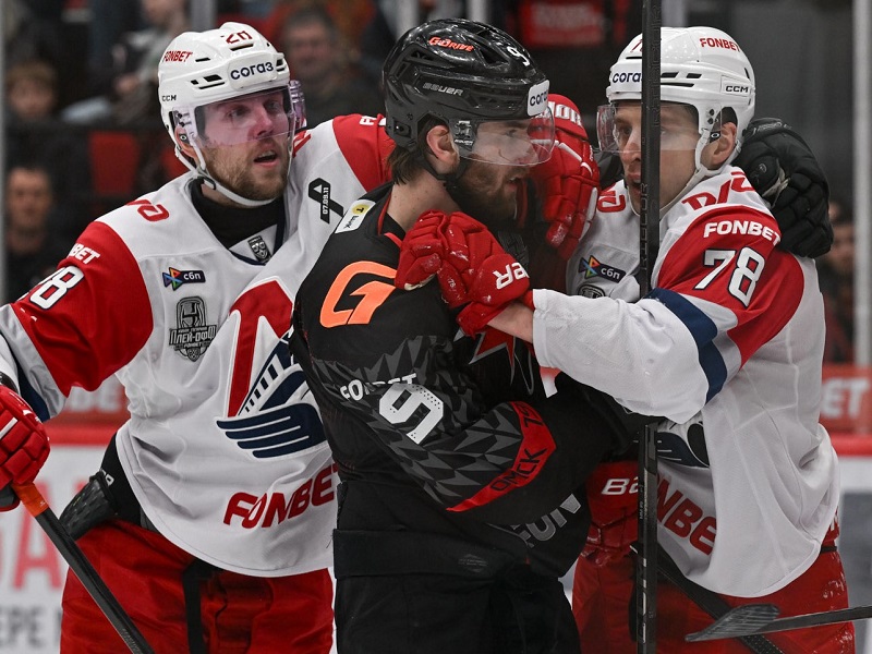 Щитов — о серии плей‑офф КХЛ «Локомотив» — «Авангард»: «Команды рубятся между собой. Это украшает хоккей»