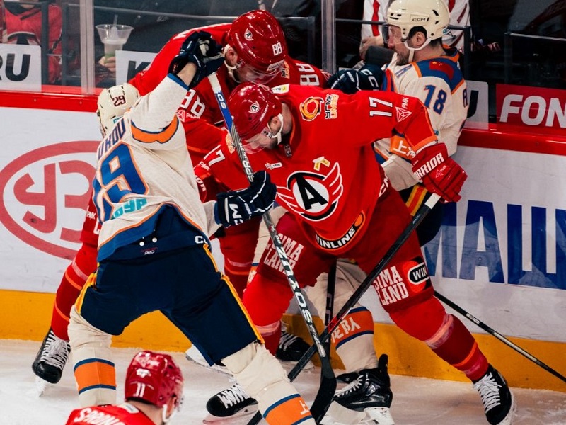 «Автомобилист» и ЦСКА – в плей-офф, второй подряд «сухарь» «Нефтехимика», камбэк «Металлурга»