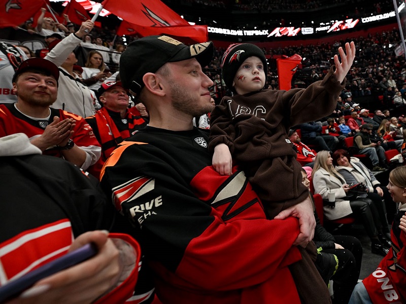 Радулов спас «Локо», «Нефтехимик» удивил грозных омичей, а Лукашенко с Умкой вдохновили «Динамо». Главные события дня КХЛ