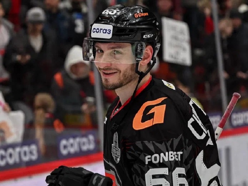 Семён Чистяков обогнал Илью Михеева по набранным очкам за «Авангард»