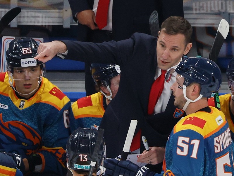 «Шанхай» уволил тренера, вратарь «Сибири» неожиданно завершил карьеру. Итоги дня в хоккее