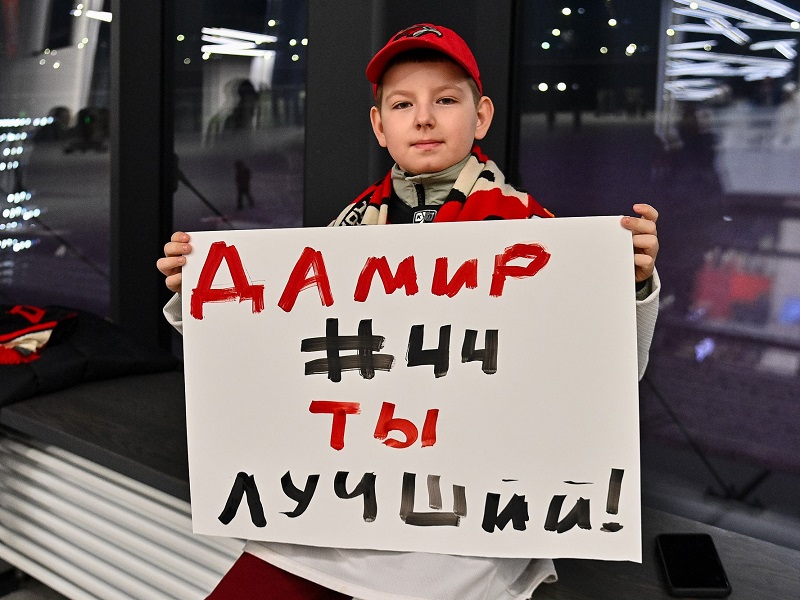 Окулов, Шарипзянов и Потуральски в топ-10 бомбардиров КХЛ