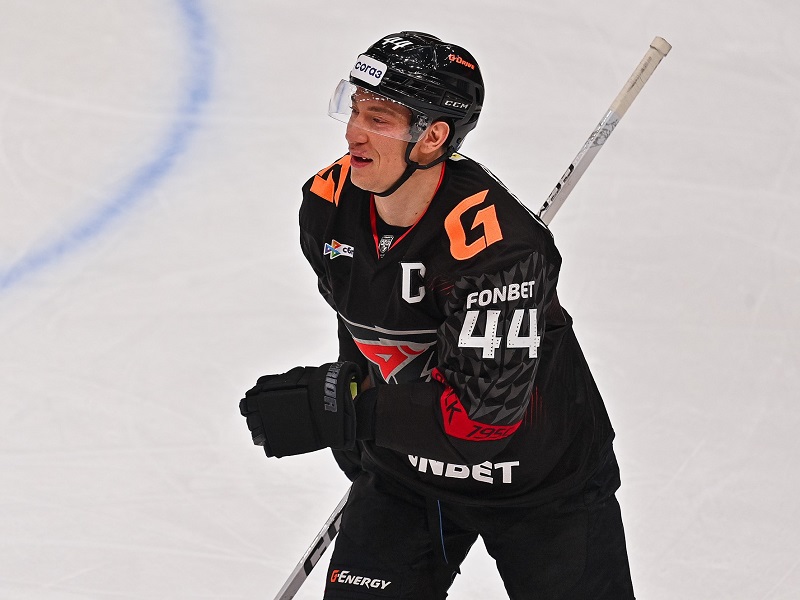 Дамир Шарипзянов вошёл в символическую сборную недели КХЛ!