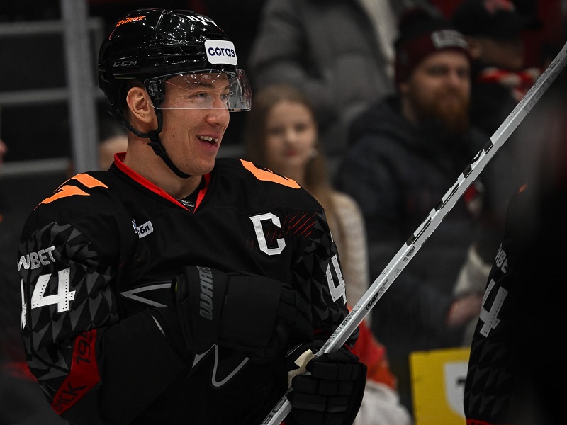 Символические сборные января: звёзды и новички