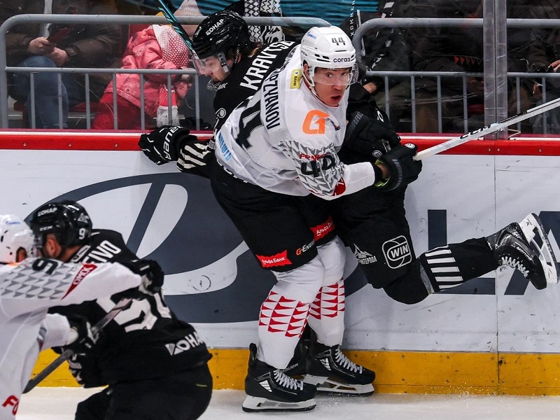 Как же крут Шарипзянов! Оформил второй хет-трик и установил новый рекорд КХЛ