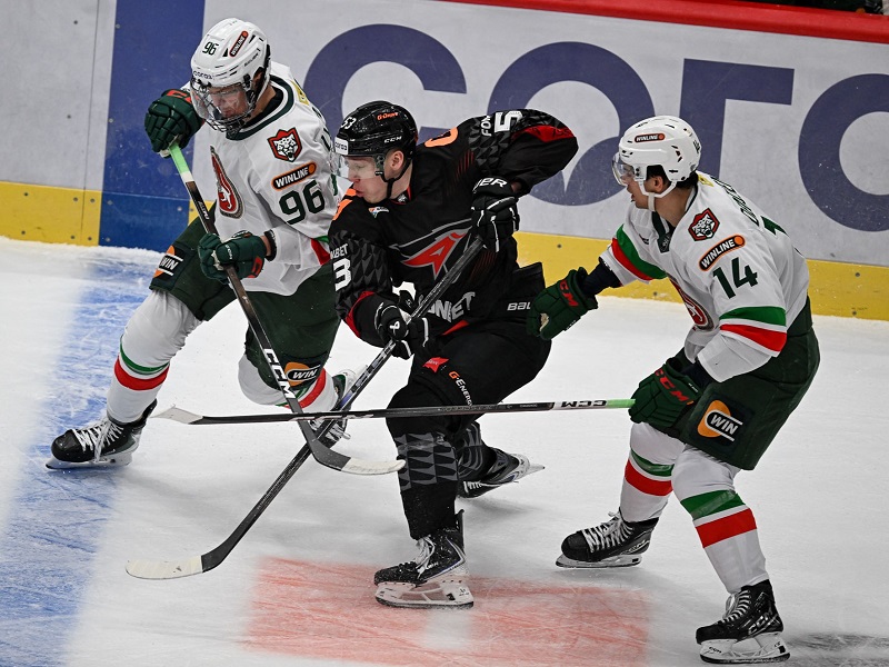 ЦСКА сенсационно уступил аутсайдеру, «Ак Барс» победил в Омске. Итоги дня в КХЛ