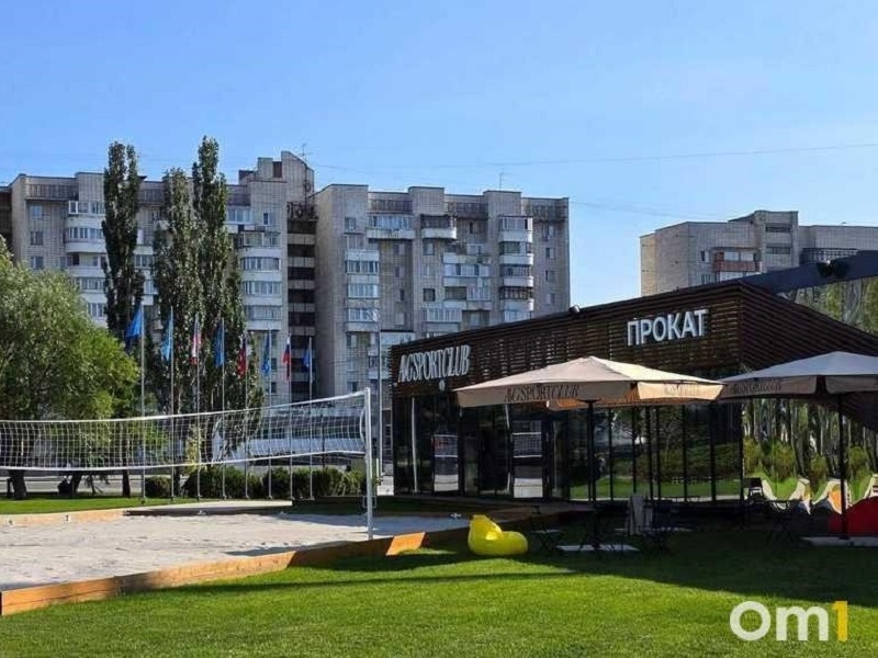 В новом сквере у СКК Блинова омичи провели первую массовую тренировку