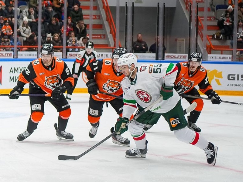 «Ак Барс» засушил «Амур», «Металлург» в фееричном матче обыграл «Адмирал»