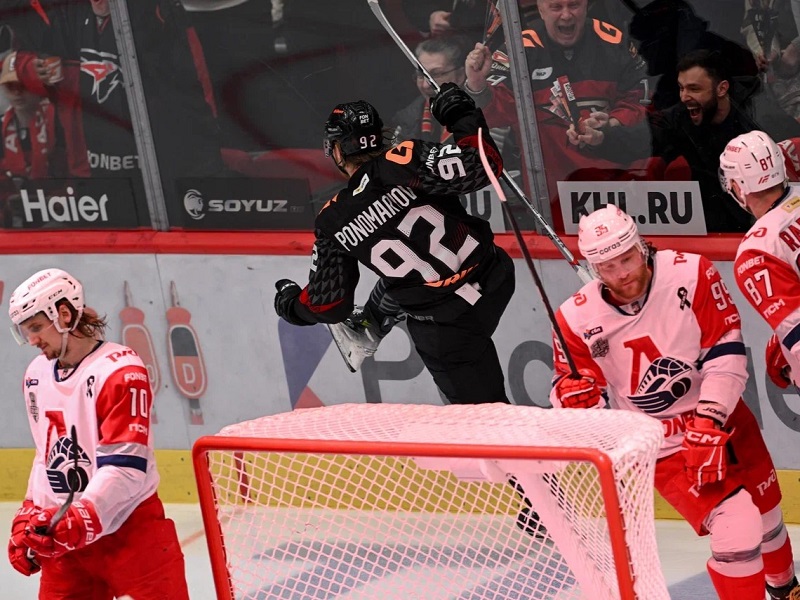 «Авангард» в шаге от финала Кубка Гагарина! Омск грамотно раскатал «Локомотив»