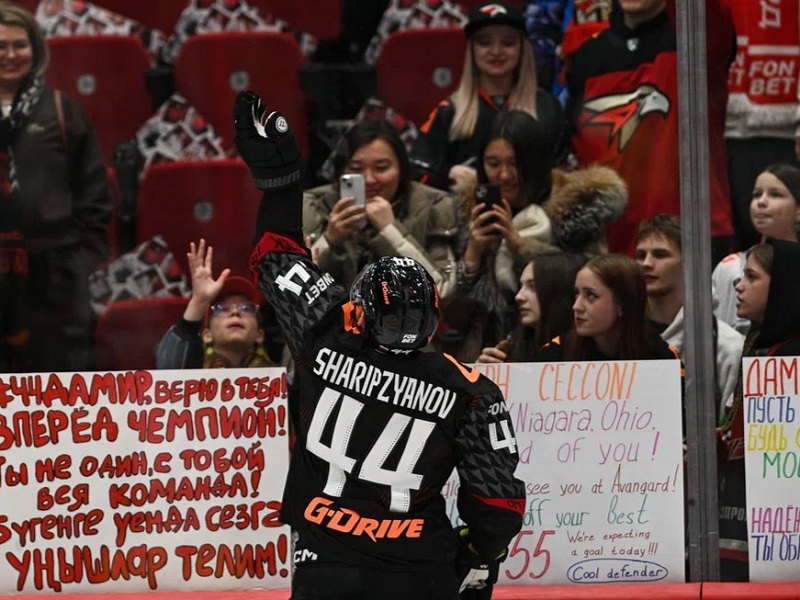 Дамир Шарипзянов стал 13-м защитником в истории КХЛ, забившим 75 шайб