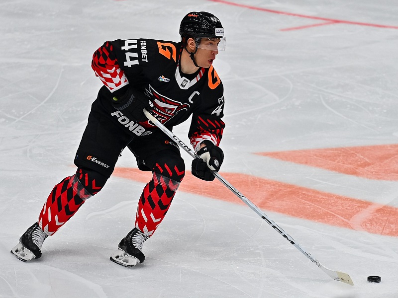 Дамир Шарипзянов первым в чемпионате набрал 30 очков среди защитников