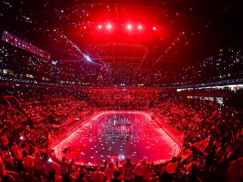 По 12 шайб в Омске и Челябинске, хет-трик Морозова, шесть очков Гусева