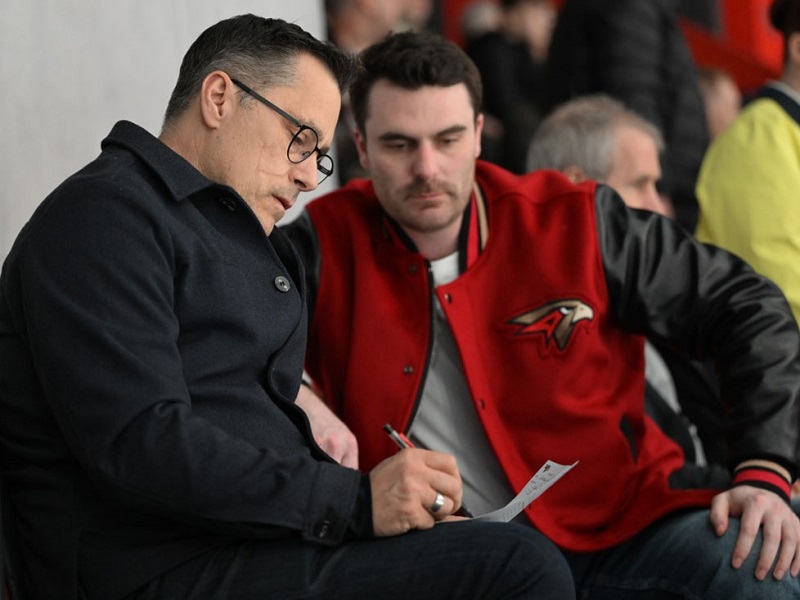 «Команды Никитина не пытаются удивить соперника». Ги Буше — о серии «Авангарда» с ЦСКА