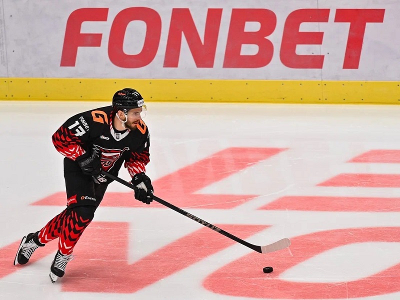 Константин Окулов стал 12-м игроком в КХЛ, сделавшим 300 передач.